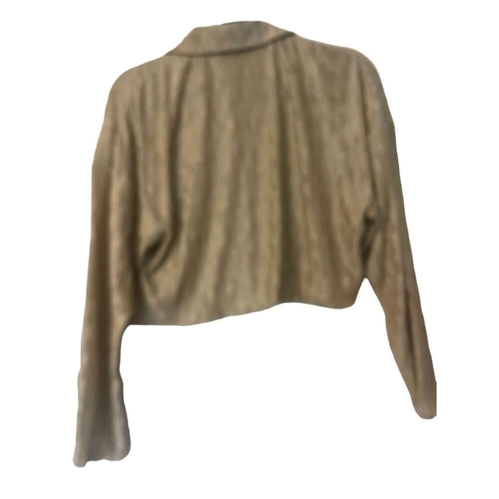 Blue Blush Beige Crinkled Cropped Button-Up with Black Crop Tank - Picture 3 of 7